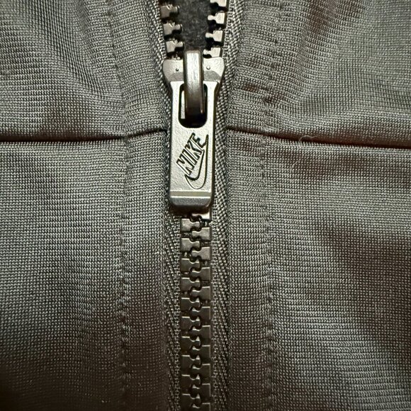 Nike Boy/Girl Jacket - Black - 4T - Perfect Jacket for Cold Weather Layering! - Picture 2 of 5